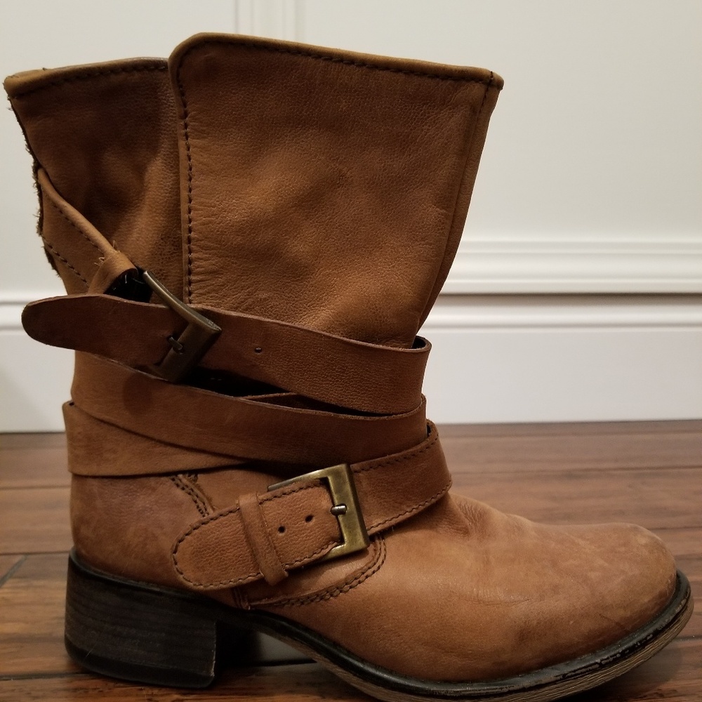 NEW Steve Madden Brewzzer Boots